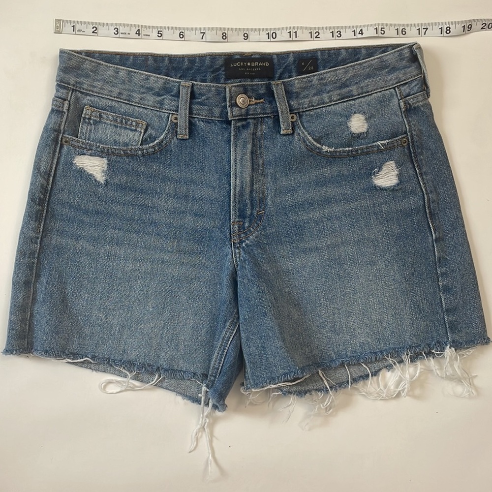 Lucky Brand Boyfriend Short size 6/28